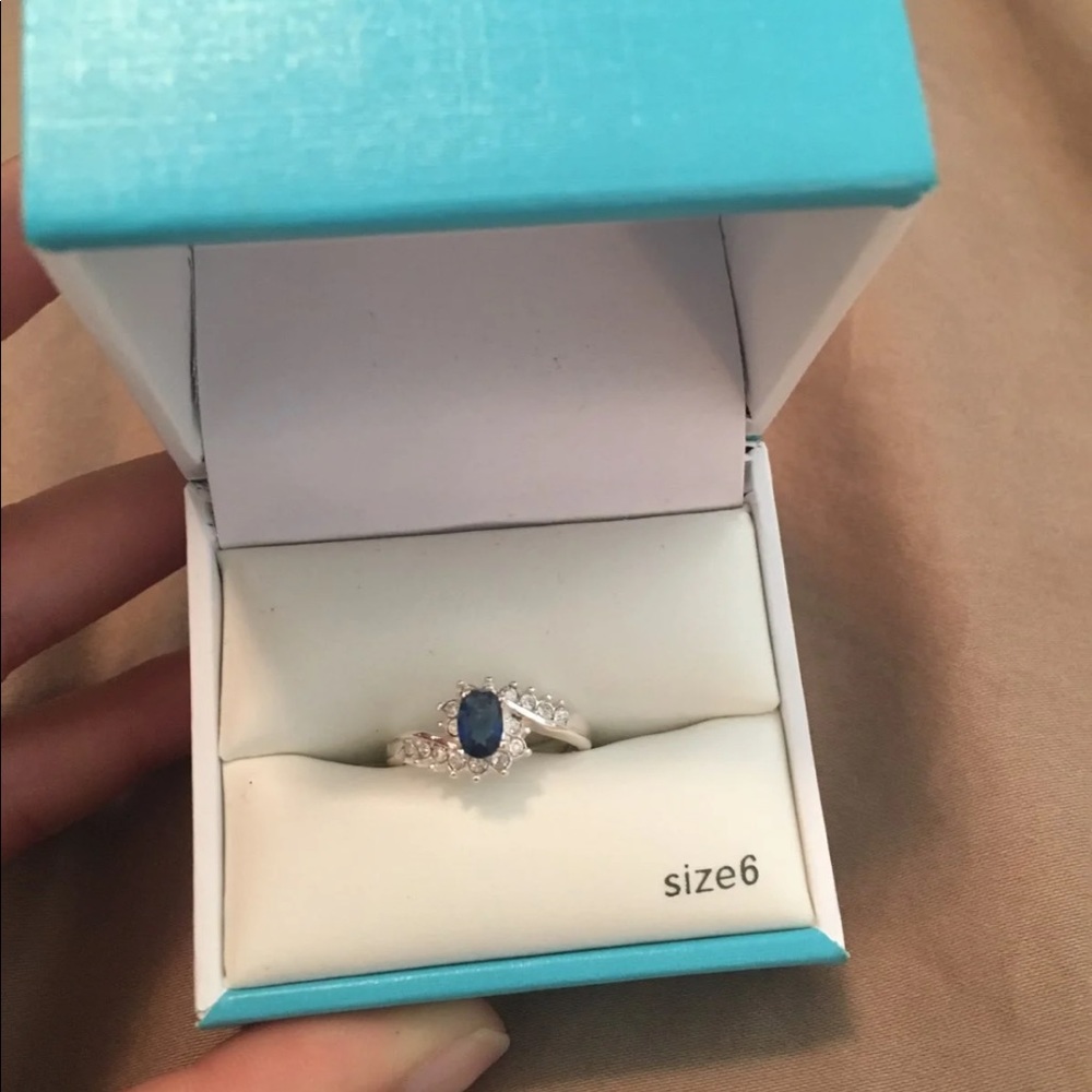 Ring - Picture 2 of 4